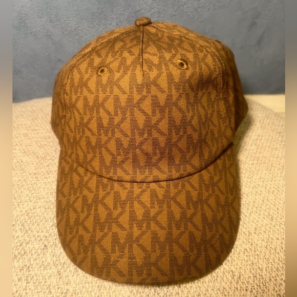 NWT Michael Kors Signature Logo Cap - Picture 6 of 6